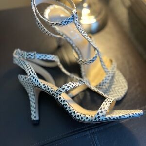 Jessica Simpson strapy black w grey 3in heels